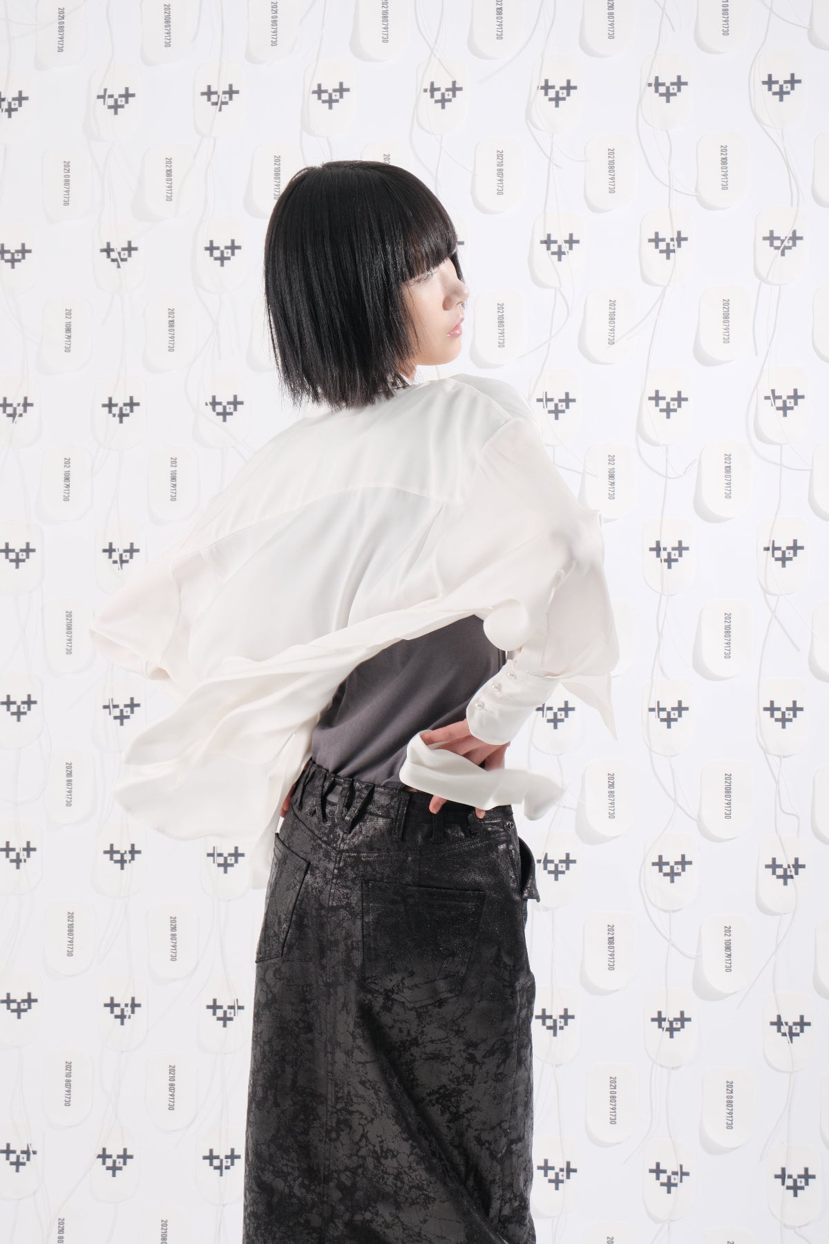 TRIANGLE POCKET SKIRT 삼각 포켓 스커트