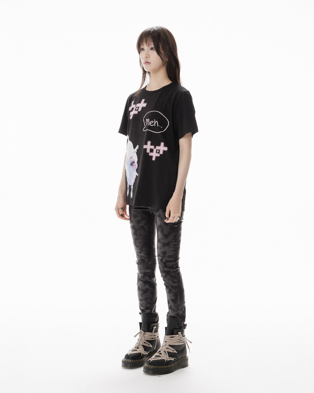 CHIC GOAT T-SHIRT