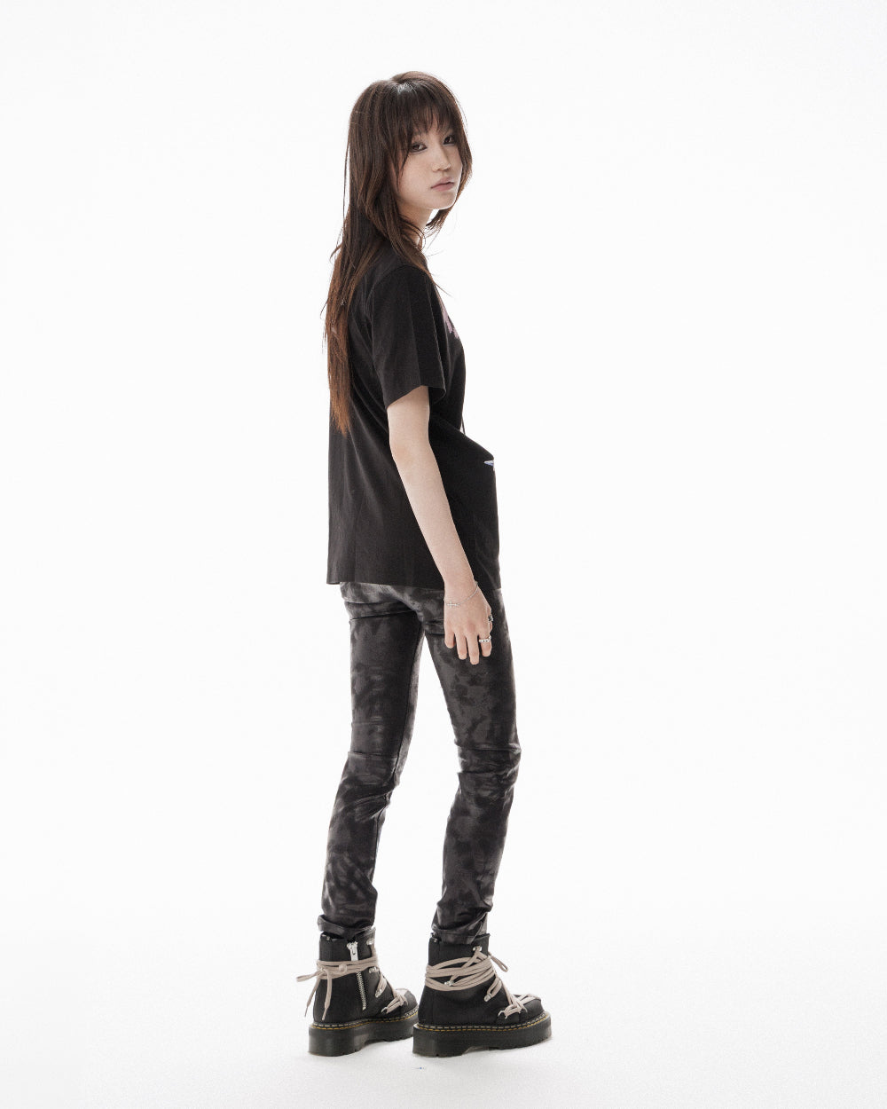 CHIC GOAT T-SHIRT