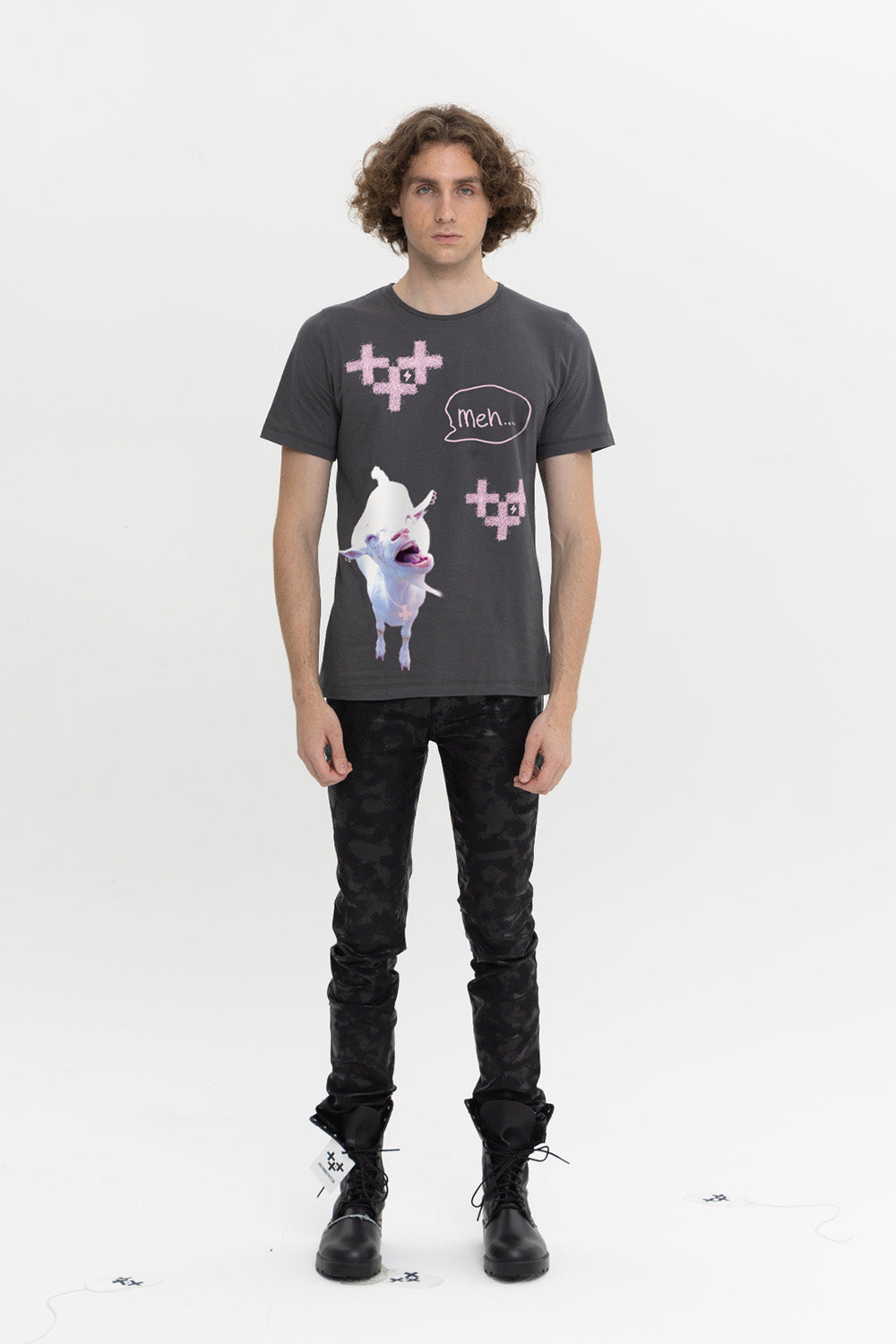 CHIC GOAT T-SHIRT 쉬크 고트 티셔츠