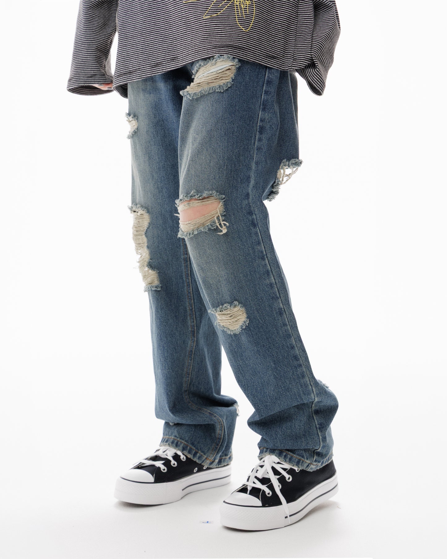 18 DAMAGE DENIM PANTS