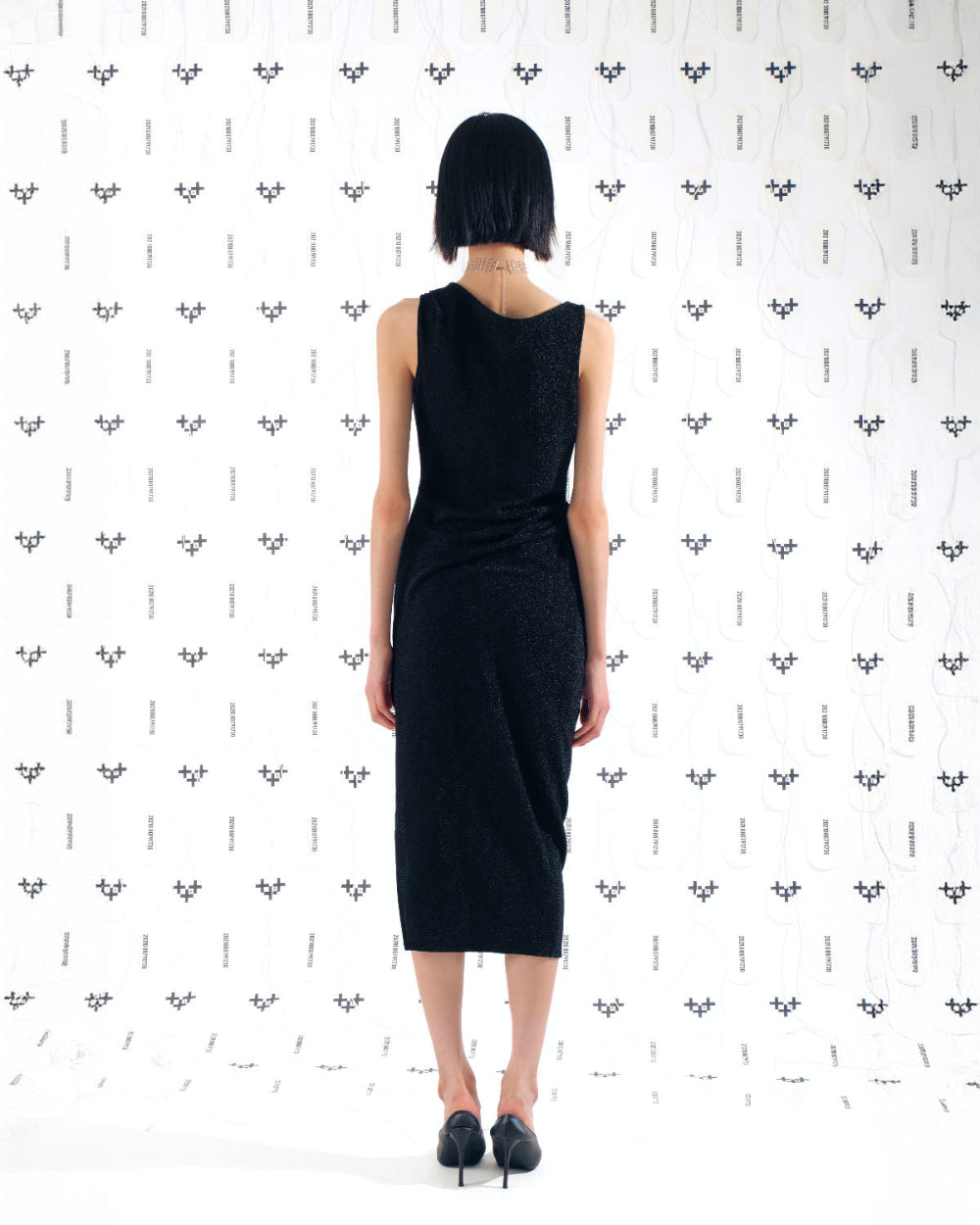 펄 드레이프 드레스 블랙