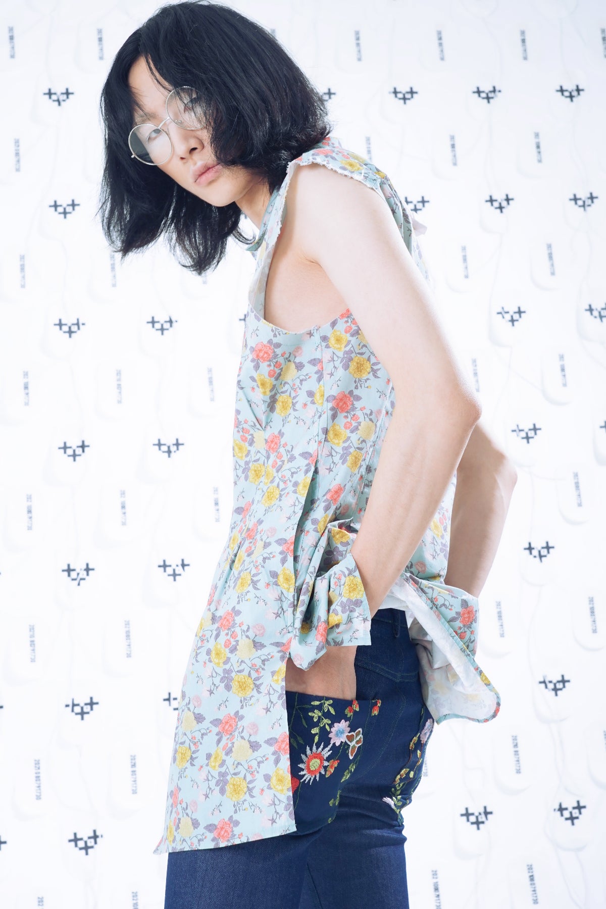 FLOWER BOOTSCUT PANTS  플라워 부츠컷 팬츠